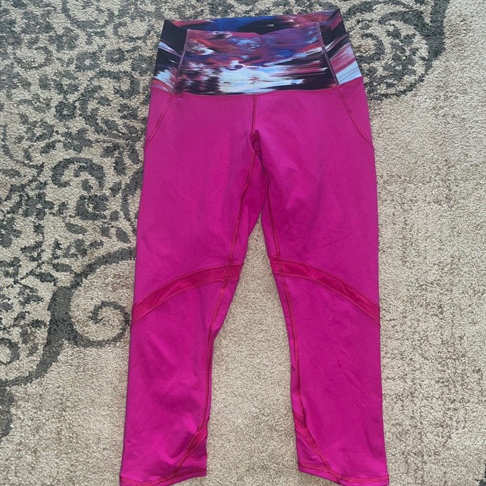 Lululemon Pink Wunder Under Hi Rise
Special Edition Crop Leggings Size 6